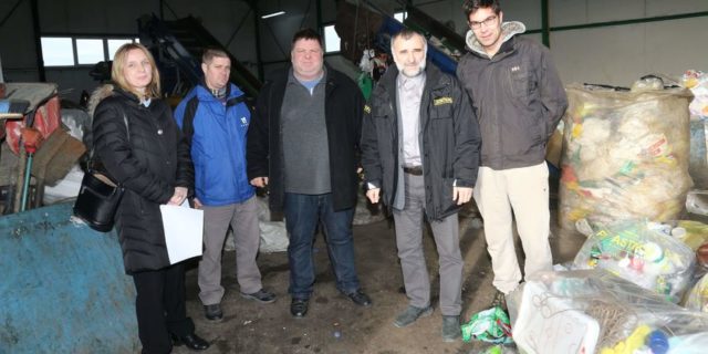 slobodna-hrvatska-i-zivi-zid-495401e247043a783f28a459a820facc_view_article_new