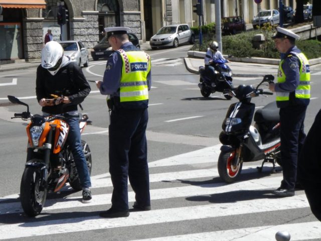 motor-nadzor-policija.jpg