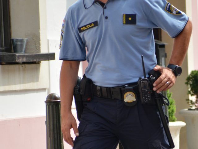 Policija