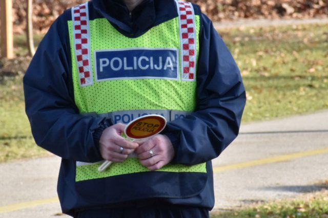 Policija