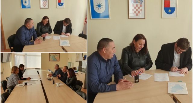 potpisan-ugovor-gradit-ce-se-sportsko-igraliste-u-romskom-naselju-maloj-subotici