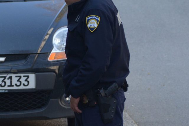 policija