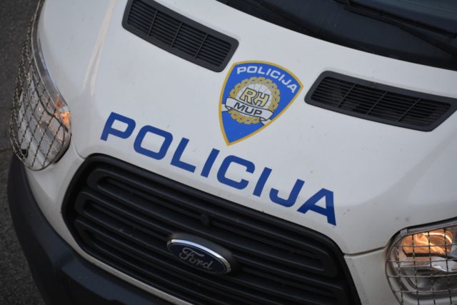 policija