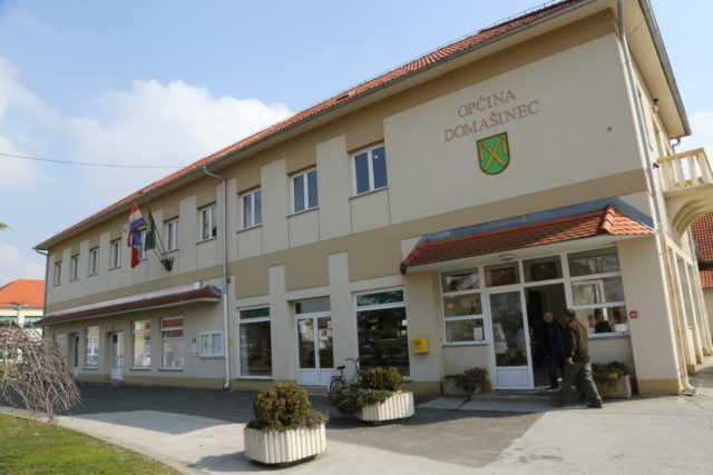 zgrada-opcine-domasinec2