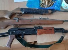 Preloški policajci pretragama u Piškorovcu pronašli oružje, streljivo, novac te biljnu materiju nalik na drogu