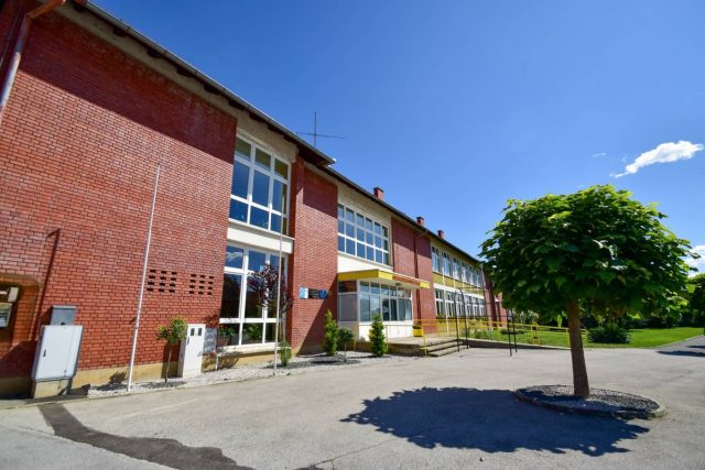 Osnovna-skola-Strahoninec-2