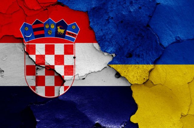 zastave-hrvatske-i-ukrajine-830x0