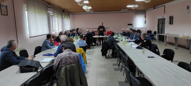 IMG-2abb9e28eda0bdcbf192281fb95a4ad5-V