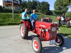 Susret oldtimer traktora i postavljanje klopoteca u Svetom Urbanu
