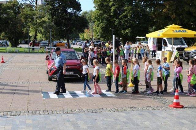 moj-prijatelj-policajac-i-ja-u-prometu58843302732715509100.jpg