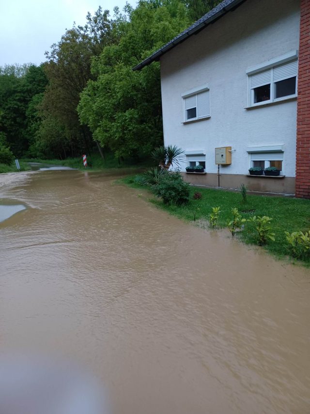 bujica2