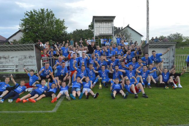 0030753daf42cd1252bf6eec34cd6272_XL