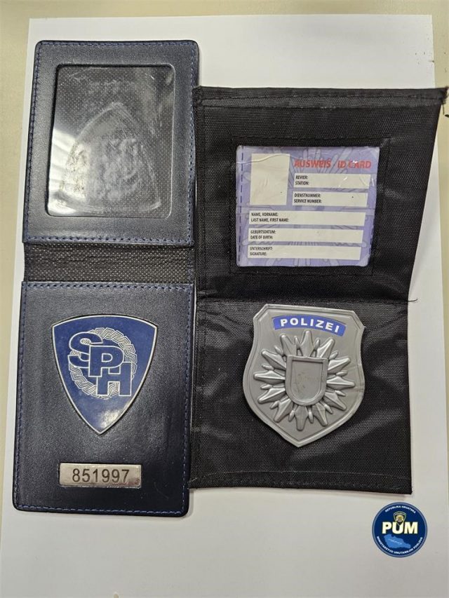 Lažne policijske značke 3