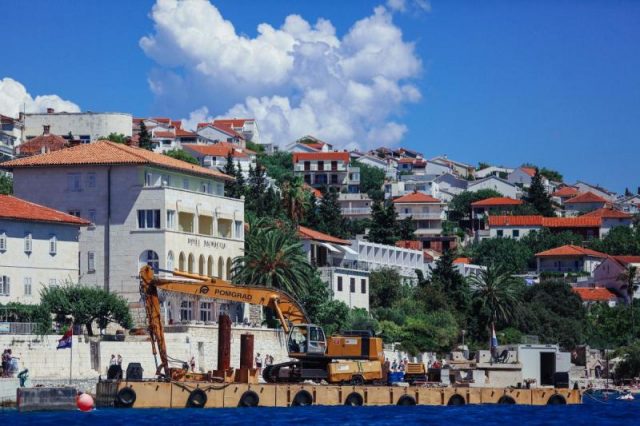 hvar