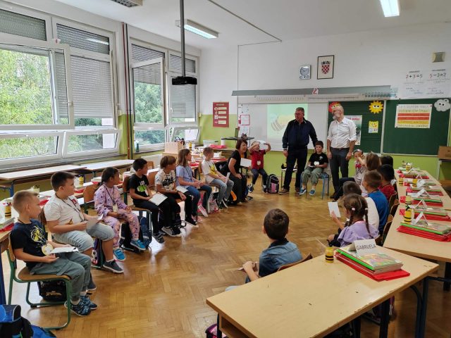 IMG-978fef679ed7d48b33e52f17f2111cb7-V