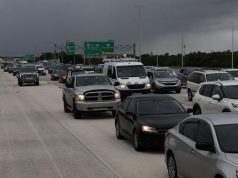 Milton poharao Floridu: Tri milijuna kućanstava bez struje, traje borba s poplavama