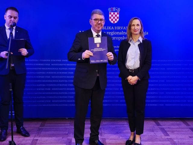 4e8fe88c-b41f-4a8e-a22f-564a79cf9c3d