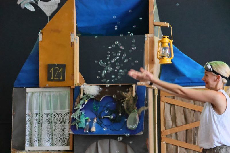 Mališani uživali u "Buđenju", a kazališni ciklus "4,3,2,1 ŠKOLA" nudi još besplatnih predstava