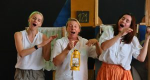 Mališani uživali u "Buđenju", a kazališni ciklus "4,3,2,1 ŠKOLA" nudi još besplatnih predstava