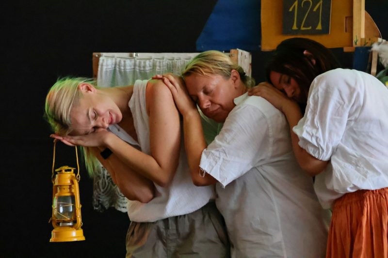 Mališani uživali u "Buđenju", a kazališni ciklus "4,3,2,1 ŠKOLA" nudi još besplatnih predstava