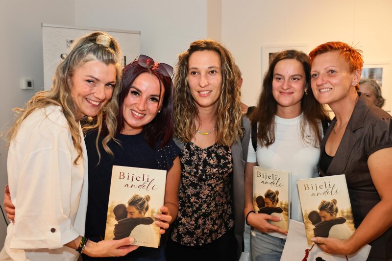 Martina Strahija u Čakovcu predstavila humanitarnu knjigu „Bijeli anđeli”