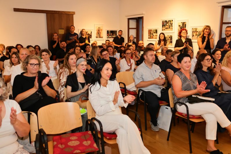 Martina Strahija u Čakovcu predstavila humanitarnu knjigu „Bijeli anđeli”