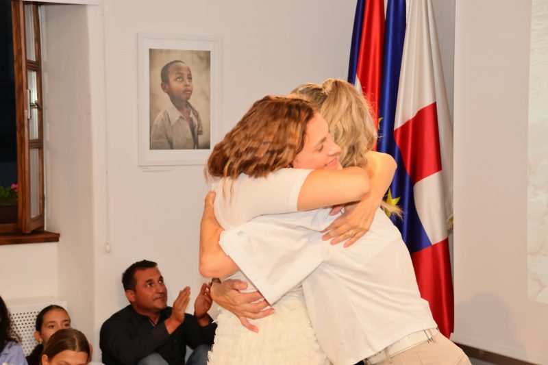Martina Strahija u Čakovcu predstavila humanitarnu knjigu „Bijeli anđeli”