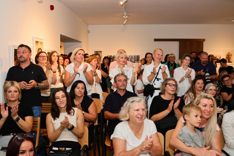 Martina Strahija u Čakovcu predstavila humanitarnu knjigu „Bijeli anđeli”
