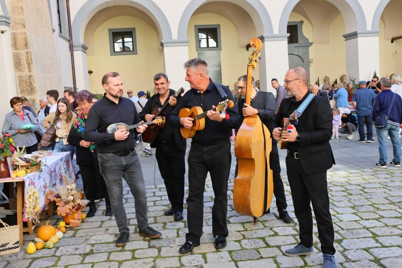 11. Bakini kolači
