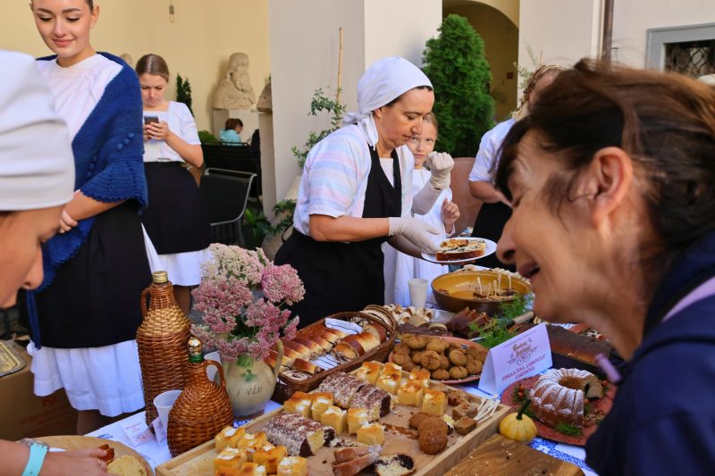11. Bakini kolači