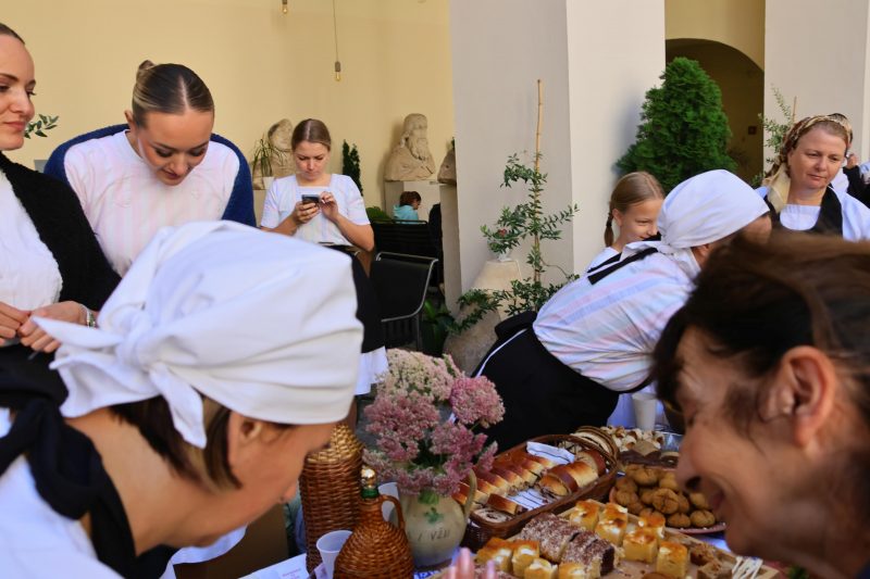 11. Bakini kolači