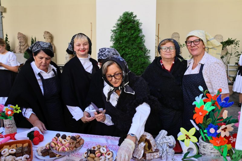 11. Bakini kolači