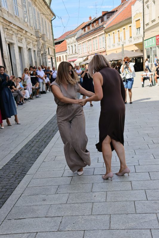 humanitarna revija "Korak dobrote"