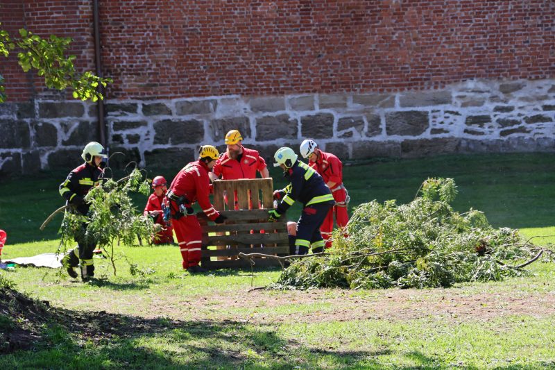 pokazne vježbe interventne policije