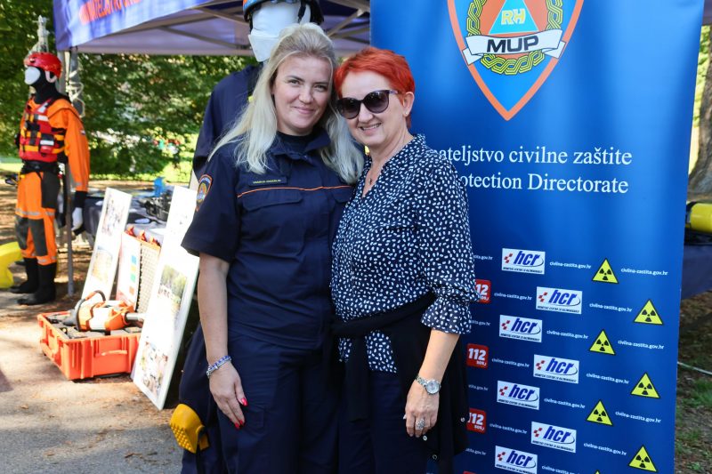 pokazne vježbe interventne policije