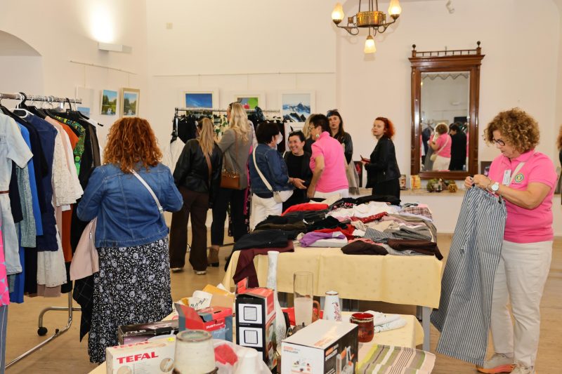 5. Vintage buvljak u zgradi Scheier