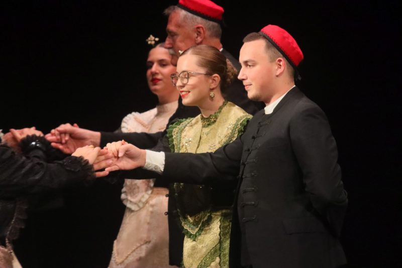Održan 33. Susret hrvatskih folklornih ansambala i izvornih skupina