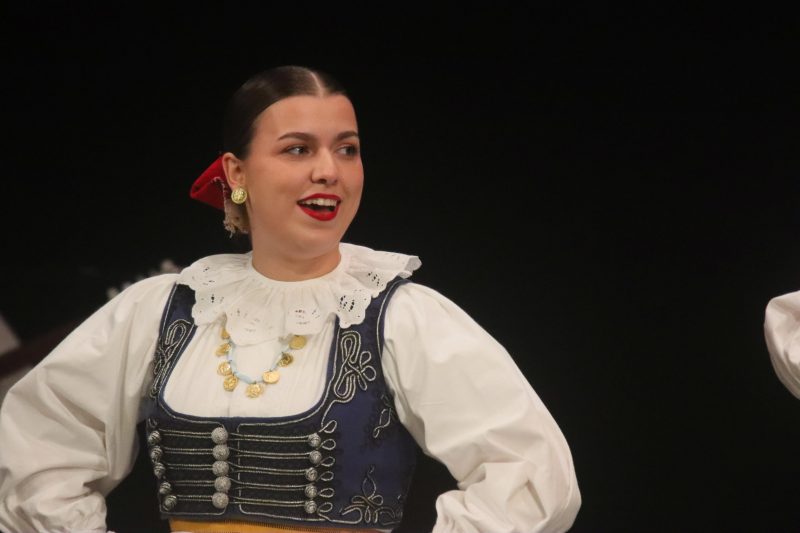 Održan 33. Susret hrvatskih folklornih ansambala i izvornih skupina