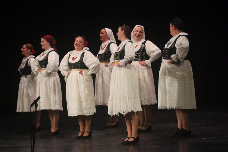 Održan 33. Susret hrvatskih folklornih ansambala i izvornih skupina