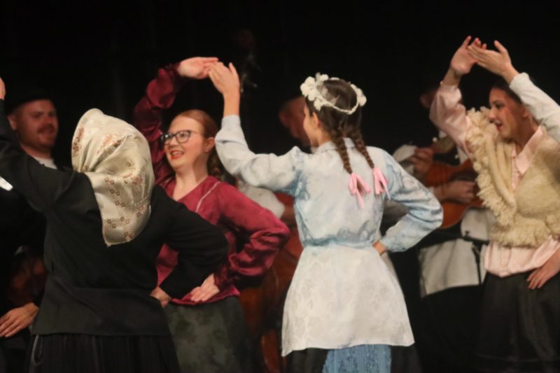 Održan 33. Susret hrvatskih folklornih ansambala i izvornih skupina