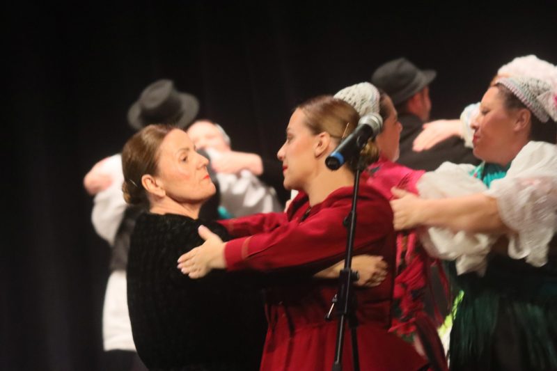 Održan 33. Susret hrvatskih folklornih ansambala i izvornih skupina