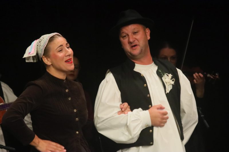 Održan 33. Susret hrvatskih folklornih ansambala i izvornih skupina