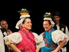 Susret hrvatskih folklornih ansambala i izvornih skupina Održan 33. Susret hrvatskih folklornih ansambala i izvornih skupina