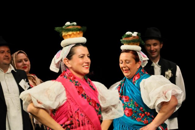 Održan 33. Susret hrvatskih folklornih ansambala i izvornih skupina