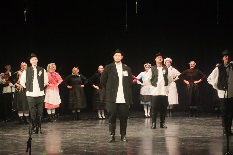 Održan 33. Susret hrvatskih folklornih ansambala i izvornih skupina