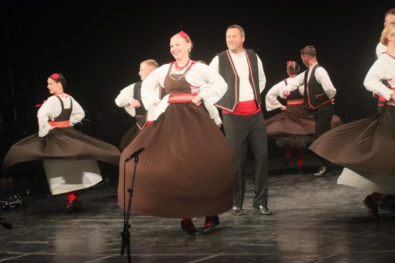 Održan 33. Susret hrvatskih folklornih ansambala i izvornih skupina