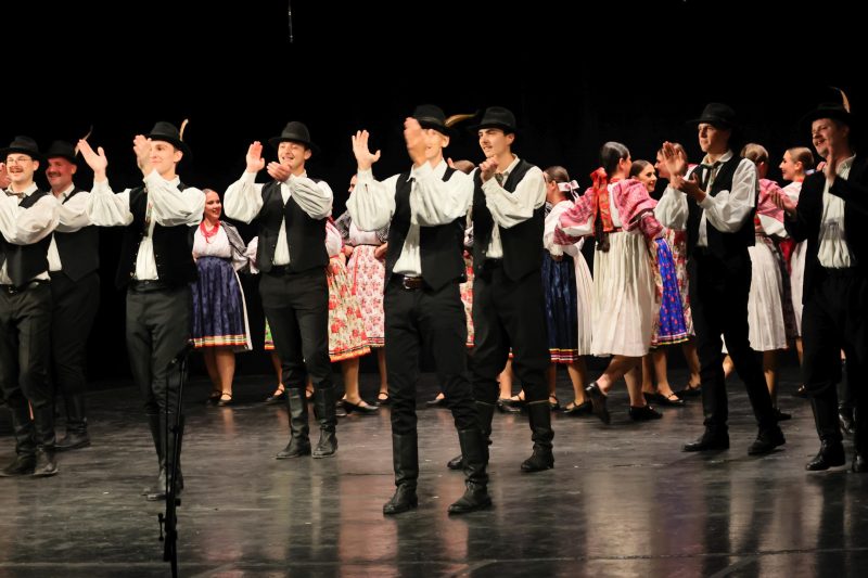 Održan 33. Susret hrvatskih folklornih ansambala i izvornih skupina