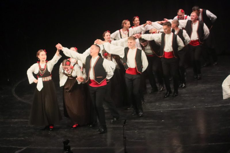 Održan 33. Susret hrvatskih folklornih ansambala i izvornih skupina