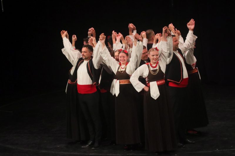 Održan 33. Susret hrvatskih folklornih ansambala i izvornih skupina