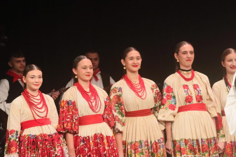 Održan 33. Susret hrvatskih folklornih ansambala i izvornih skupina